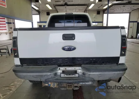 2001 Ford F350 Srw Super Duty z USA, uszkodzony, nr VIN 1FTSW31F41EC14943